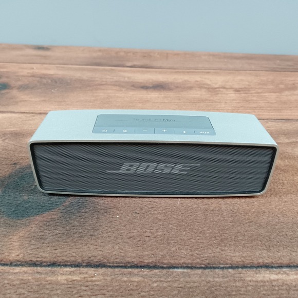Bose SoundLink Mini Bluetooth Wireless Speaker - Silver Portable No Power Cord - Picture 1 of 7